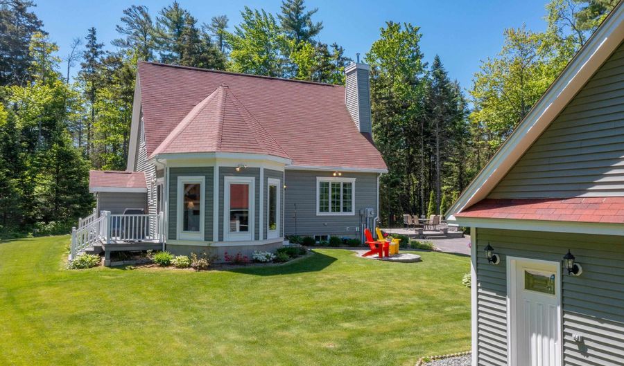105 Loft Cir, Campton, NH 03223 - 3 Beds, 2 Bath