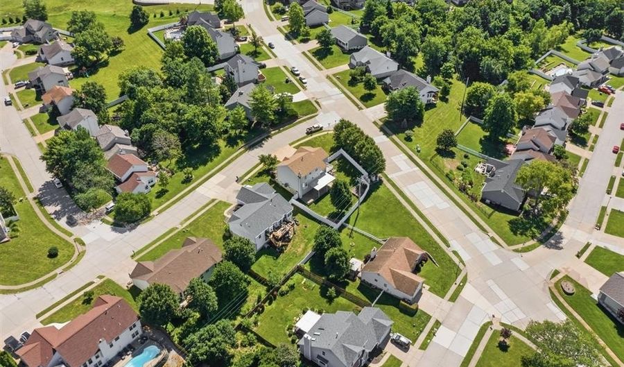 1900 Old Hickory Ct, Arnold, MO 63010 - 4 Beds, 4 Bath