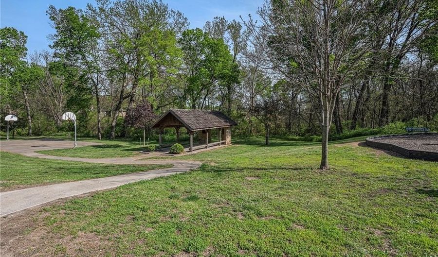 1105 Grove St, Baldwin City, KS 66006 - 4 Beds, 3 Bath