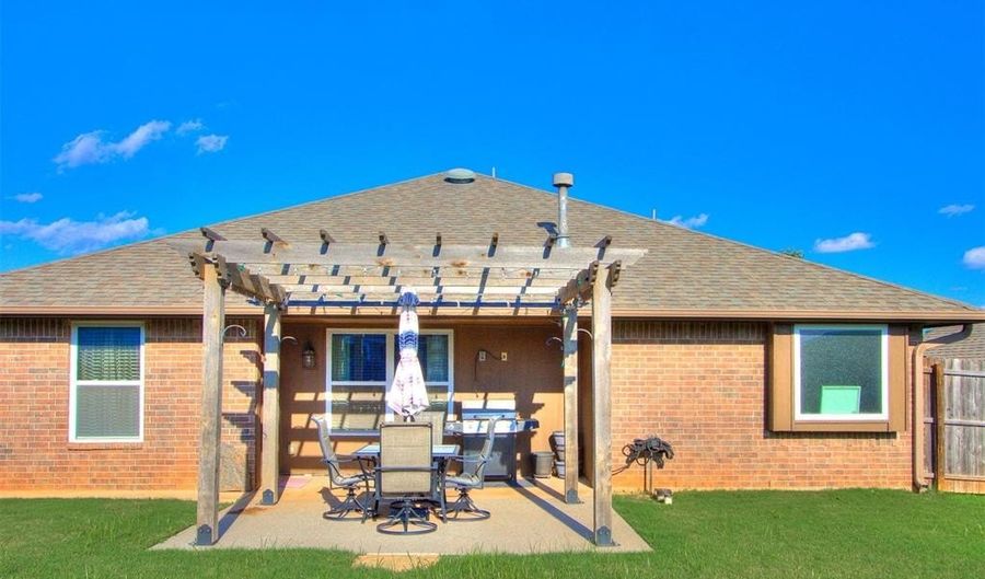 1213 Greenfield Ave, Yukon, OK 73099 - 3 Beds, 2 Bath