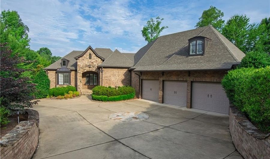 1646 HERON Pointe, Auburn, AL 36830 - 6 Beds, 6 Bath
