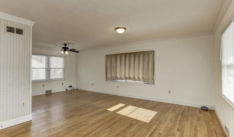 8920 57TH, Berwyn Heights, MD 20740 - 5 Beds, 2 Bath