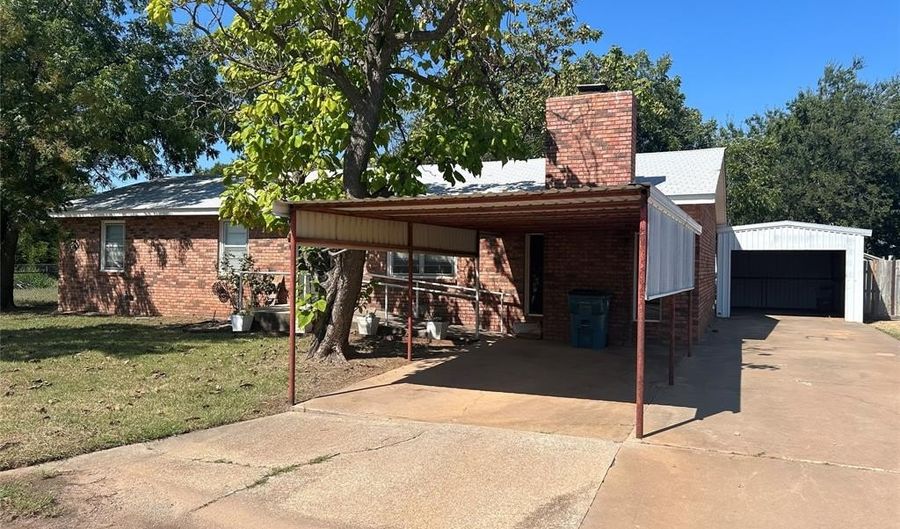 505 S Sycamore St, Archer City, TX 76351 - 3 Beds, 2 Bath