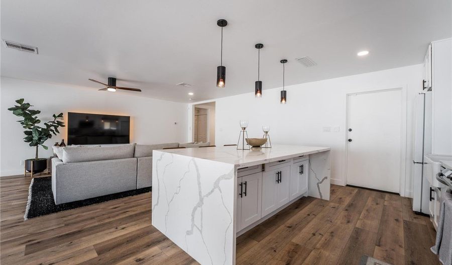 2206 Heavenly View Dr, Henderson, NV 89014 - 3 Beds, 2 Bath