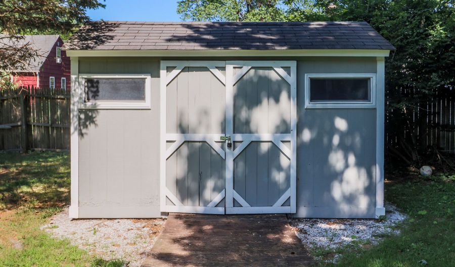 45 Maple Avenue Ext, Bethel, CT 06801 - 4 Beds, 2 Bath