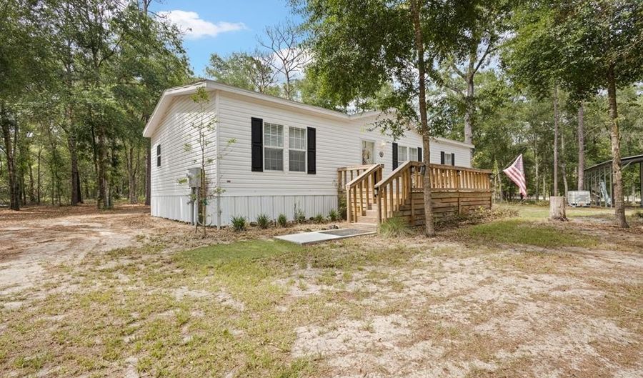 2298 NW 10th St, Bell, FL 32619 - 3 Beds, 2 Bath