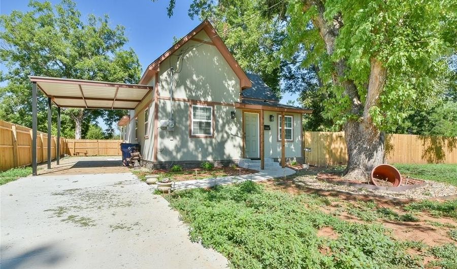 610 S 19th St, Chickasha, OK 73018 - 3 Beds, 2 Bath
