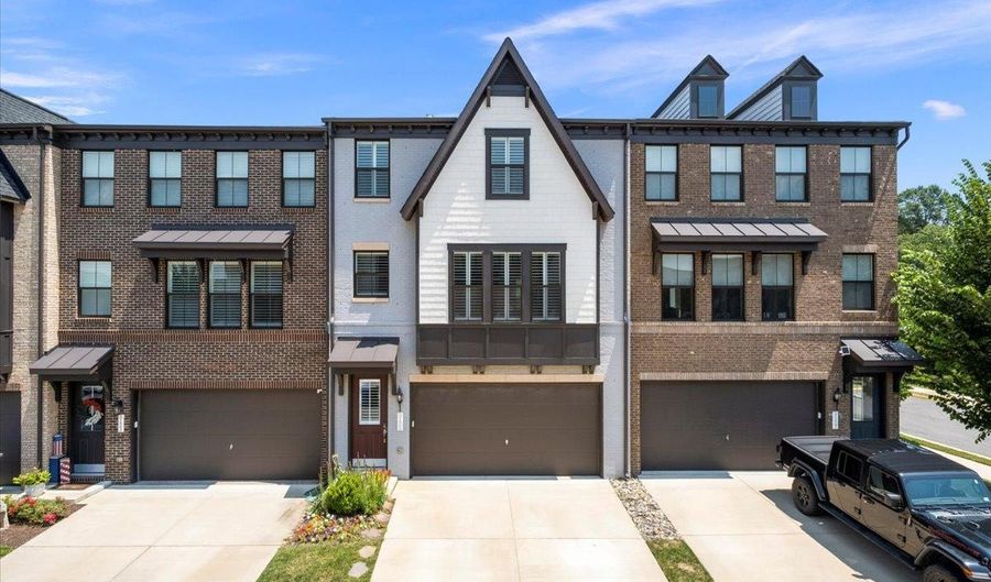 8125 BOCK FARM Pl, Alexandria, VA 22306 - 4 Beds, 4 Bath