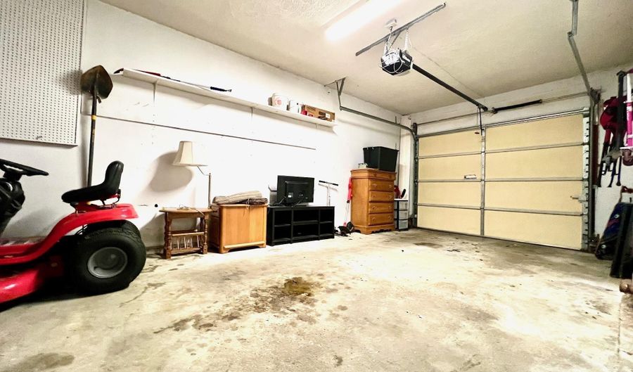 2858 Hillside Dr, Bedford, IN 47421 - 3 Beds, 2 Bath