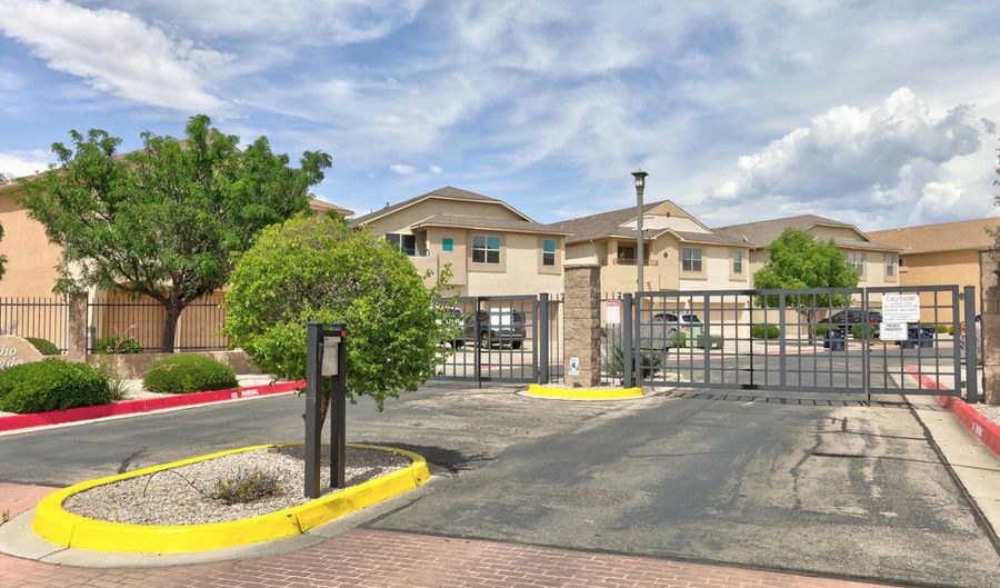 5615 Valle Alegre Rd NW, Albuquerque, NM 87120 - 2 Beds, 3 Bath