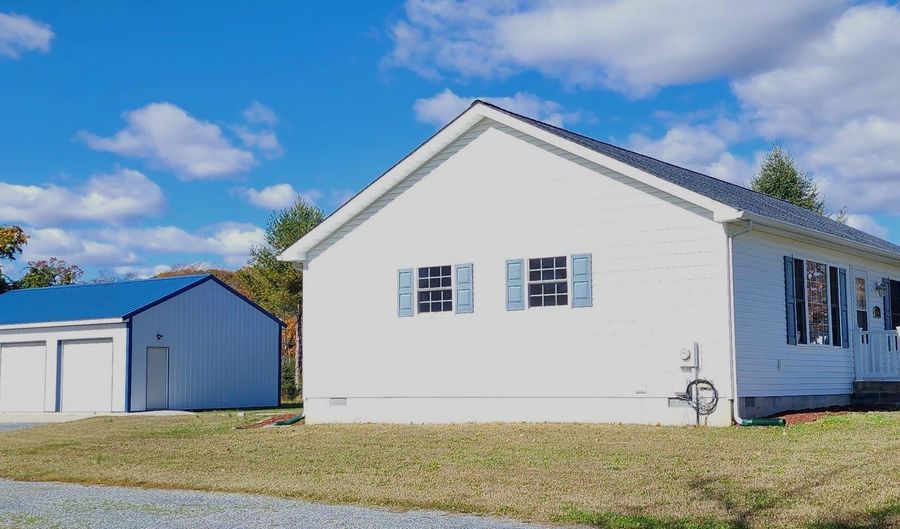 1694 S STATE St, Dover, DE 19901 - 3 Beds, 2 Bath