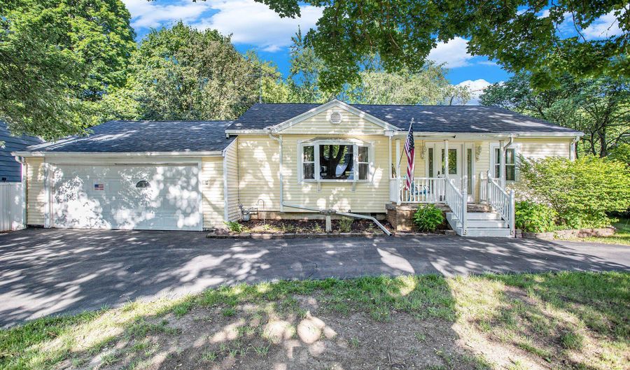 13429 28 1/2 Mile Rd, Albion, MI 49224 - 2 Beds, 2 Bath