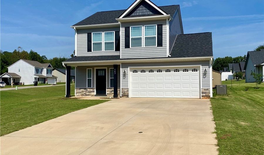 143 Pheasant Ridge Dr, Anderson, SC 29626 - 3 Beds, 3 Bath