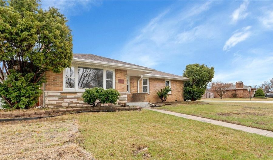 11639 S Knox Ave, Alsip, IL 60803 - 3 Beds, 2 Bath