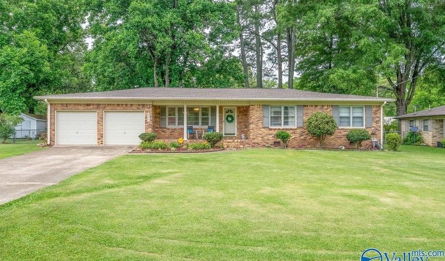 807 7th St NE, Arab, AL 35016 - 3 Beds, 2 Bath
