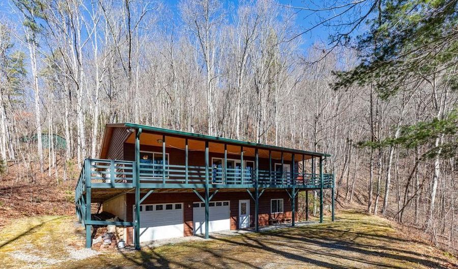464 Eagles Roost, Bryson City, NC 28713 - 3 Beds, 2 Bath