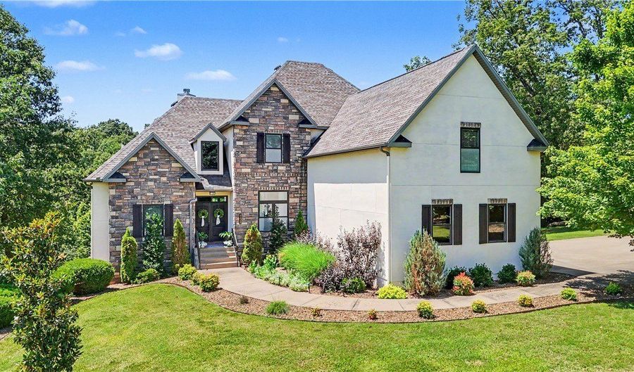 8424 Preston Trl, Bentonville, AR 72712 - 6 Beds, 4 Bath