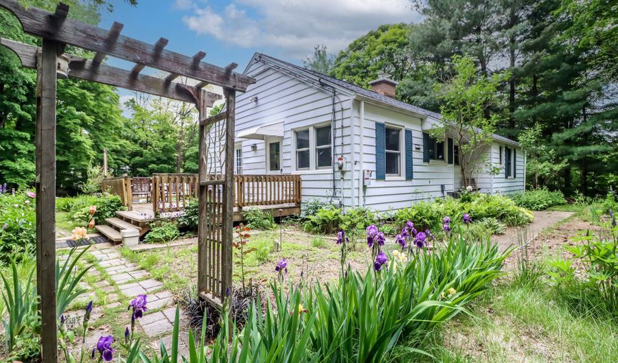 75 Great Plain Rd, Danbury, CT 06811 - 4 Beds, 2 Bath