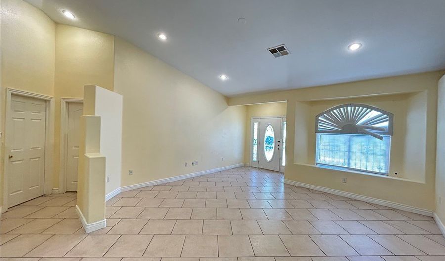 4685 E Wyoming Ave, Las Vegas, NV 89104 - 3 Beds, 2 Bath