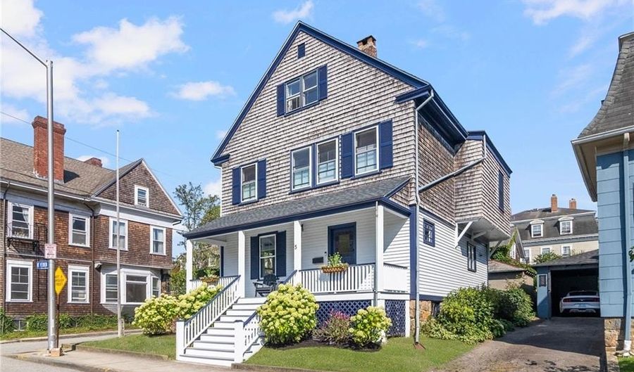5 Mt. Vernon St, Newport, RI 02840 - 4 Beds, 3 Bath