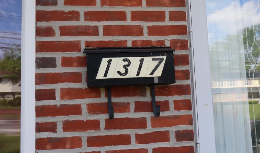 1317 FITZWATERTOWN Rd, Abington, PA 19001 - 3 Beds, 3 Bath