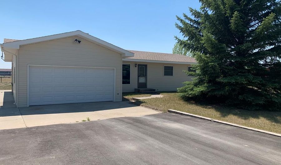 14 Marquette Dr, Cody, WY 82414 - 3 Beds, 2 Bath