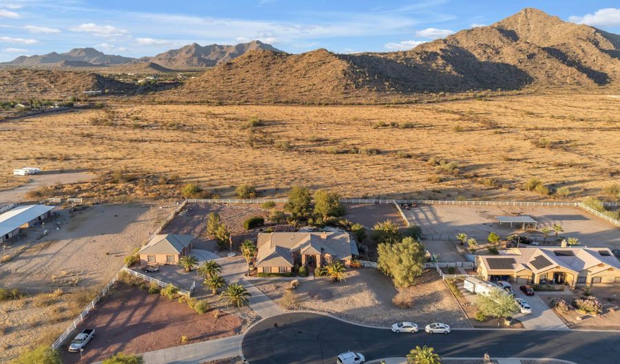 9370 W WEAVER Cir, Casa Grande, AZ 85194 - 3 Beds, 4 Bath