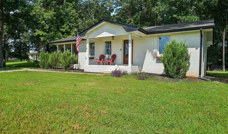 644 Freeman Brock Rd, Auburn, GA 30011 - 2 Beds, 1 Bath