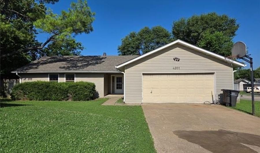 4201 Southport Dr, Bartlesville, OK 74006 - 3 Beds, 2 Bath