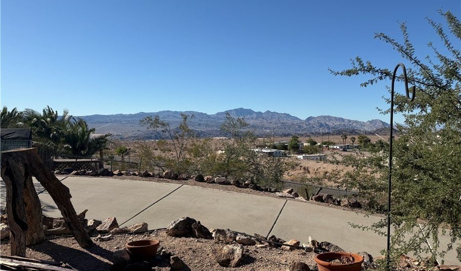 4060 La Mesa Rd, Bullhead City, AZ 86429 - 3 Beds, 2 Bath