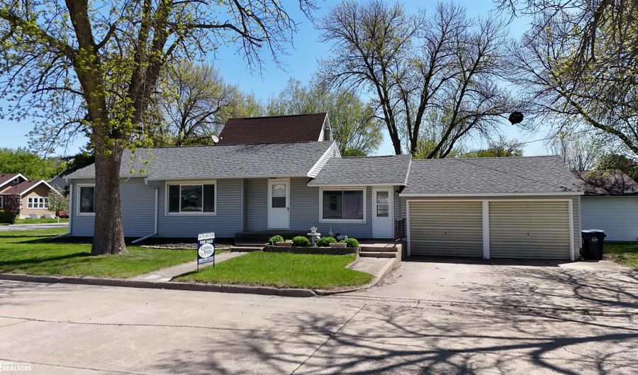 500 7th St, Armstrong, IA 50514 - 2 Beds, 1 Bath