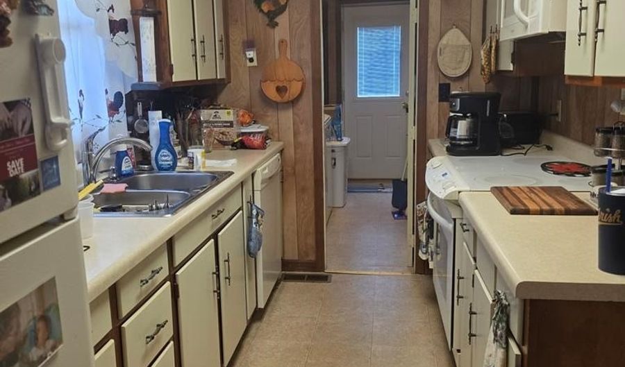 310 Cornett St, Appalachia, VA 24216 - 3 Beds, 2 Bath