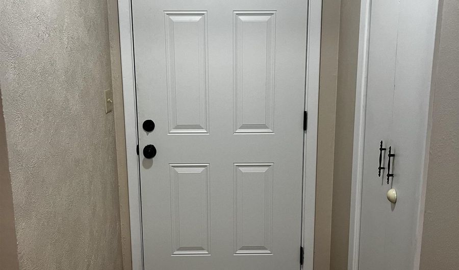 423 Avenue L, Beaver, OK 73932 - 3 Beds, 2 Bath