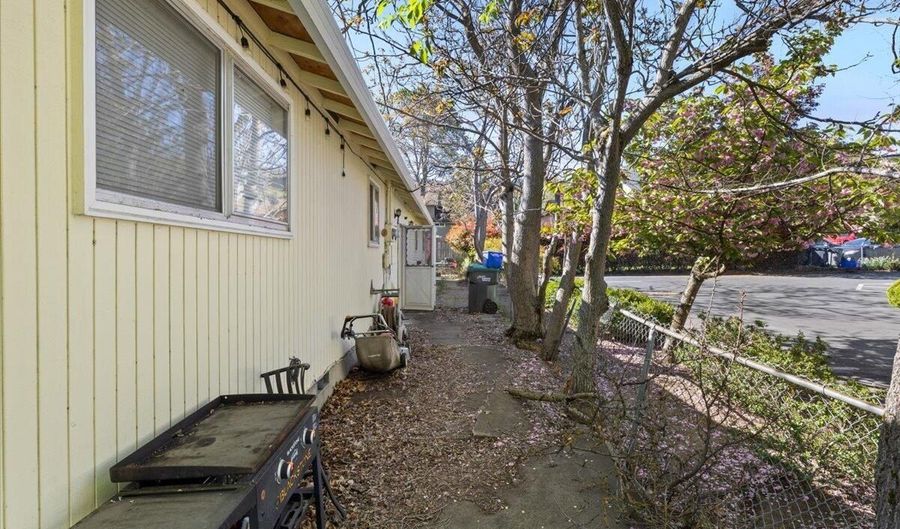 1208 Iowa St, Ashland, OR 97520 - 0 Beds, 0 Bath