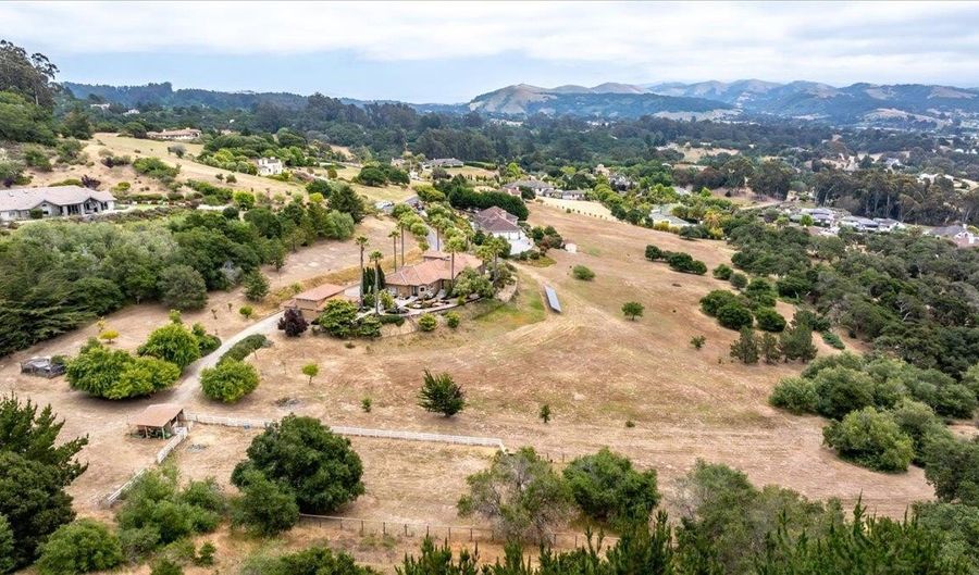 2710 Summerland Rd, Aromas, CA 95004 - 6 Beds, 6 Bath