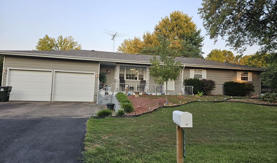 1504 S Tyler Ave, Aurora, MO 65605 - 3 Beds, 2 Bath