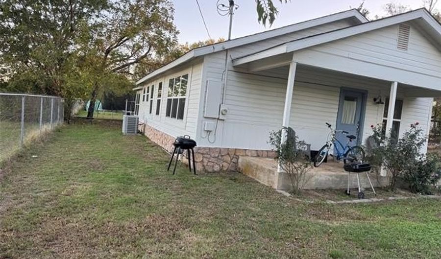 1120 Springdale Rd, Ardmore, OK 73401 - 3 Beds, 2 Bath