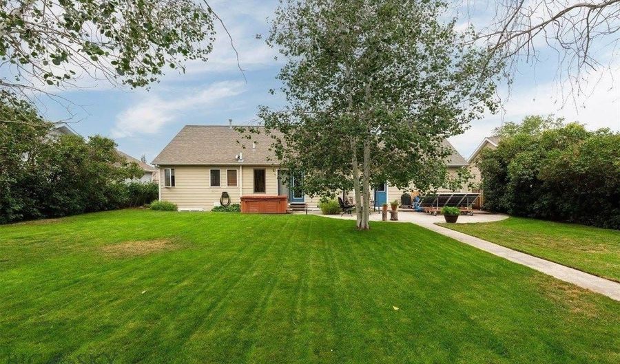 1003 Yellowstone Ave, Belgrade, MT 59714 - 5 Beds, 3 Bath