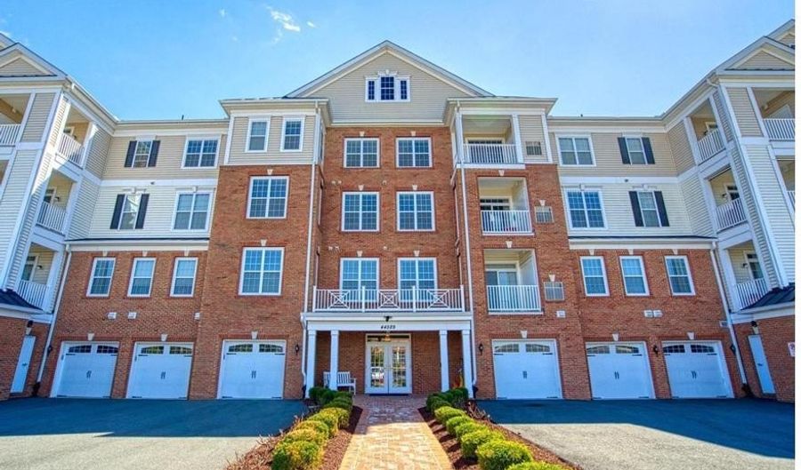 44589 YORK CREST Ter 300, Ashburn, VA 20147 - 3 Beds, 2 Bath