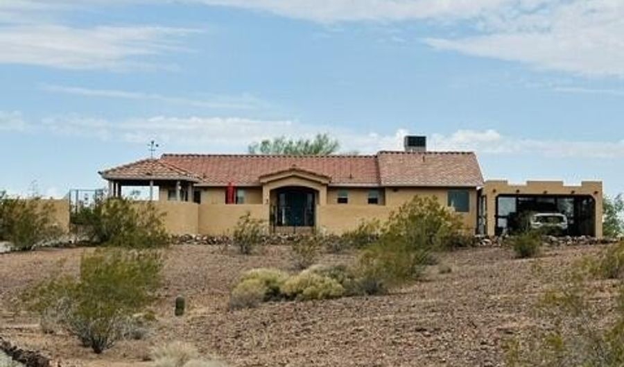 42832 La Posa Rd, Bouse, AZ 85325 - 2 Beds, 3 Bath