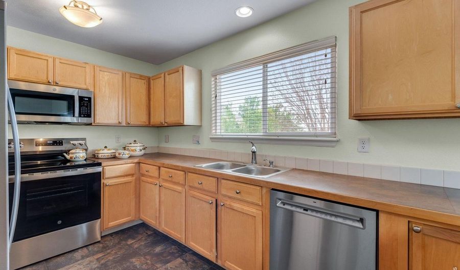 2028 Jade Ave, Brighton, CO 80603 - 4 Beds, 3 Bath