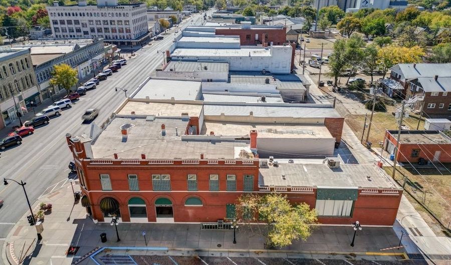 301 S Summit St, Arkansas City, KS 67005 - 0 Beds, 0 Bath