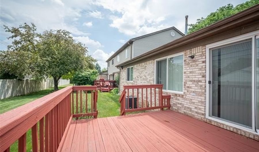 14810 Paris Ct, Allen Park, MI 48101 - 2 Beds, 2 Bath