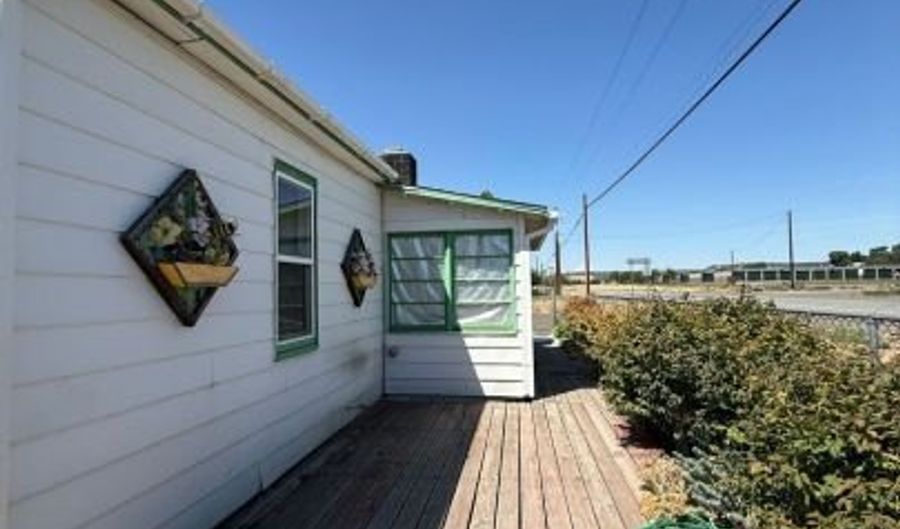 1205 W 12th St, Alturas, CA 96101 - 2 Beds, 1 Bath