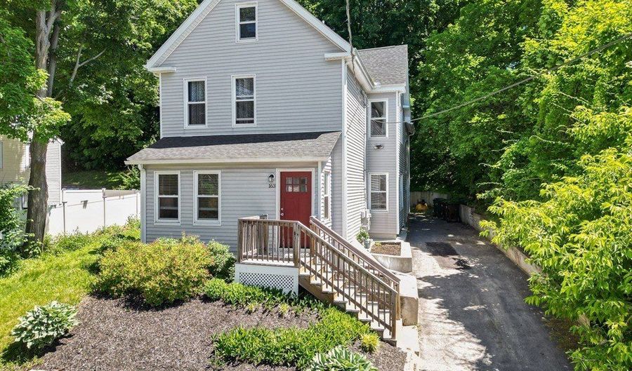 163 Elm St 1, Amesbury, MA 01913 - 2 Beds, 2 Bath