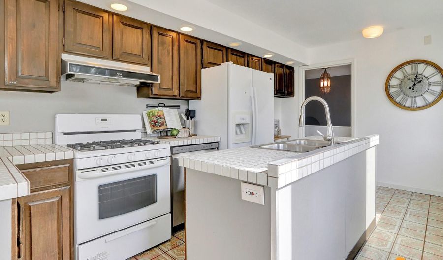 1235 W 15th Ave, Anchorage, AK 99501 - 4 Beds, 3 Bath