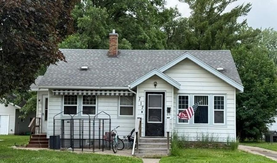 717 5th Ave E, Alexandria, MN 56308 - 3 Beds, 1 Bath