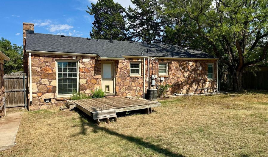 1212 S BRYAN St, Amarillo, TX 79102 - 3 Beds, 2 Bath