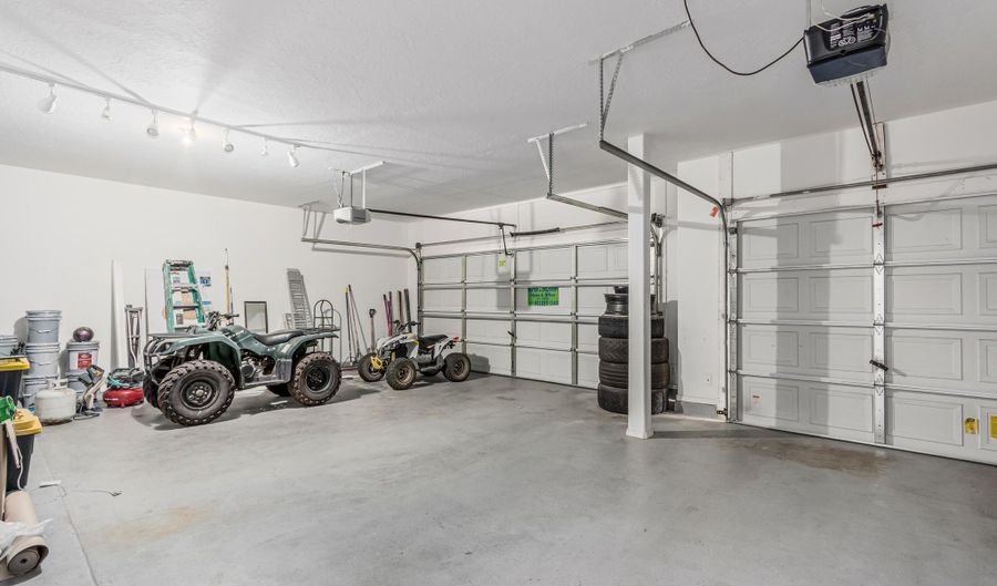 12376 W HAZELWOOD St, Avondale, AZ 85392 - 4 Beds, 3 Bath