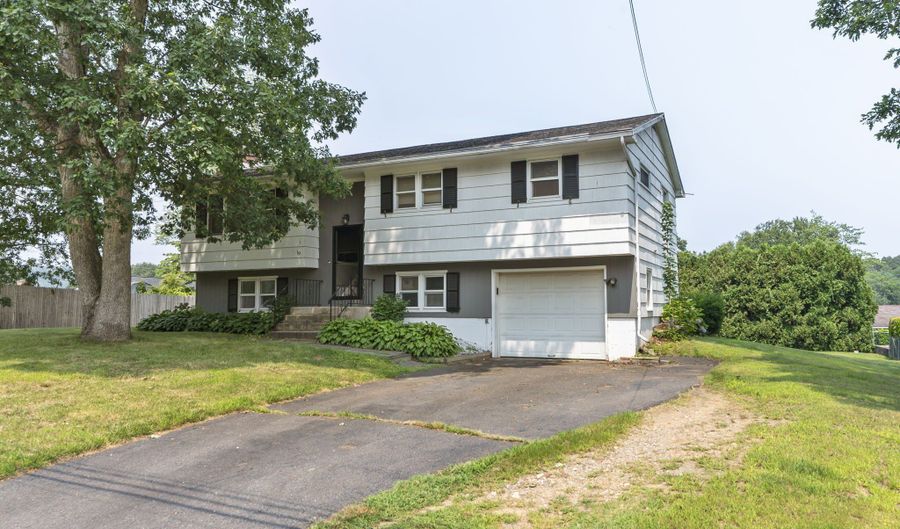 21 Old Farm Rd, Bristol, CT 06010 - 3 Beds, 2 Bath